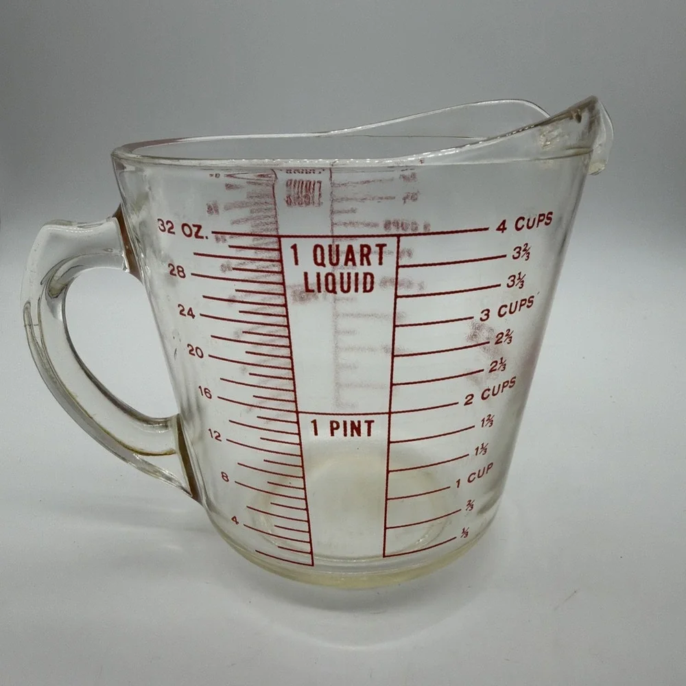 VTG PYREX Glass Liquid 1‎ Quart 4 Cup 532 Measuring Red Lettering 